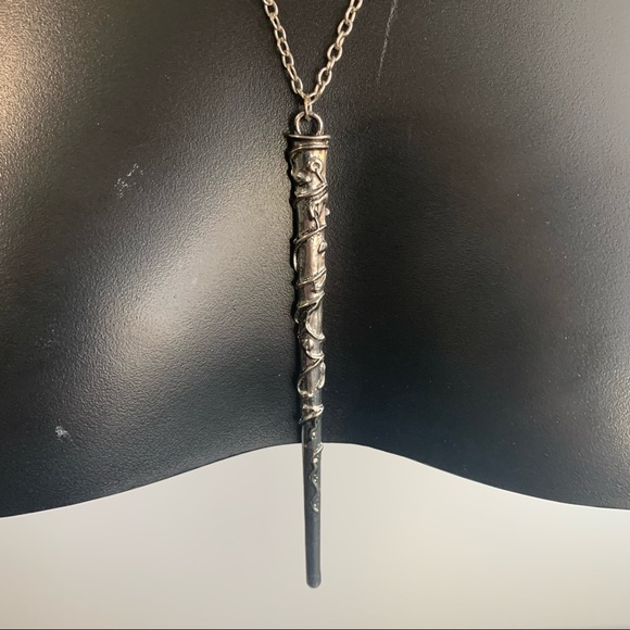 Harry Potter wand necklace - Picture 2 of 2